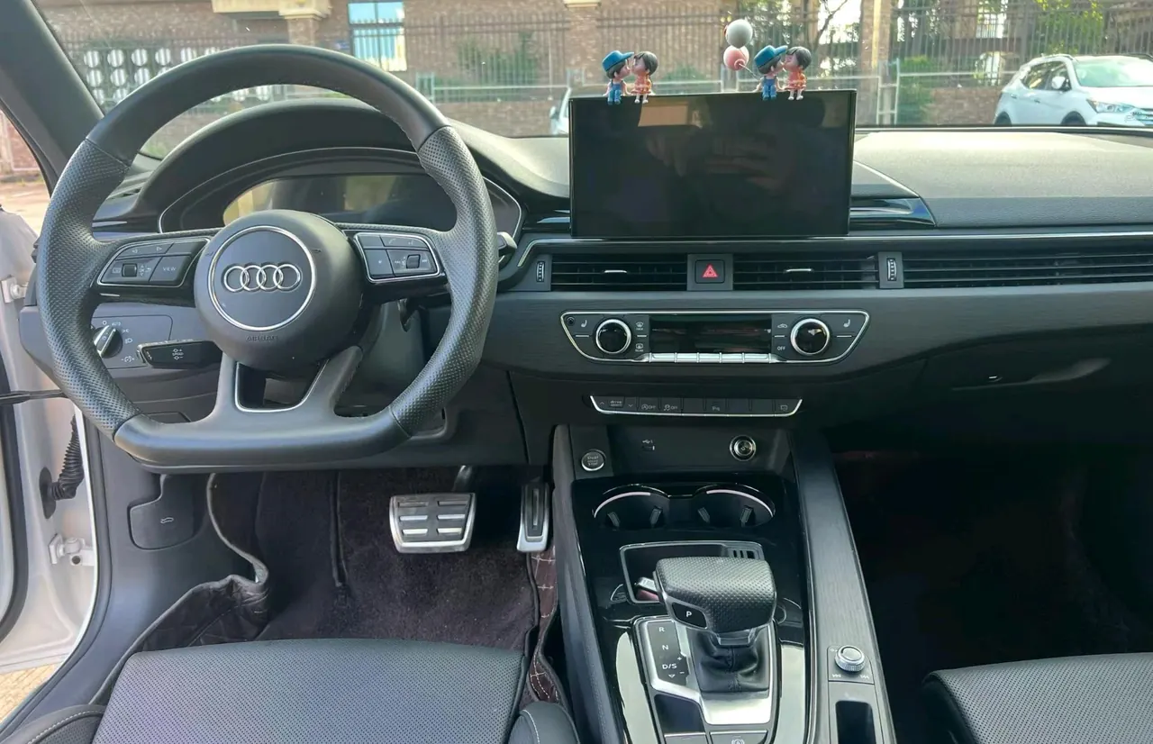 Audi 2024 A4L 2.0TFSI 40TFSI Deluxe Dynamic Automatic 3