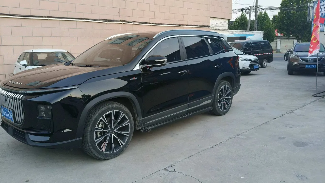 Jetour 2024 X90 PRO 2.0T to the 7-seat automatic gear - View 1