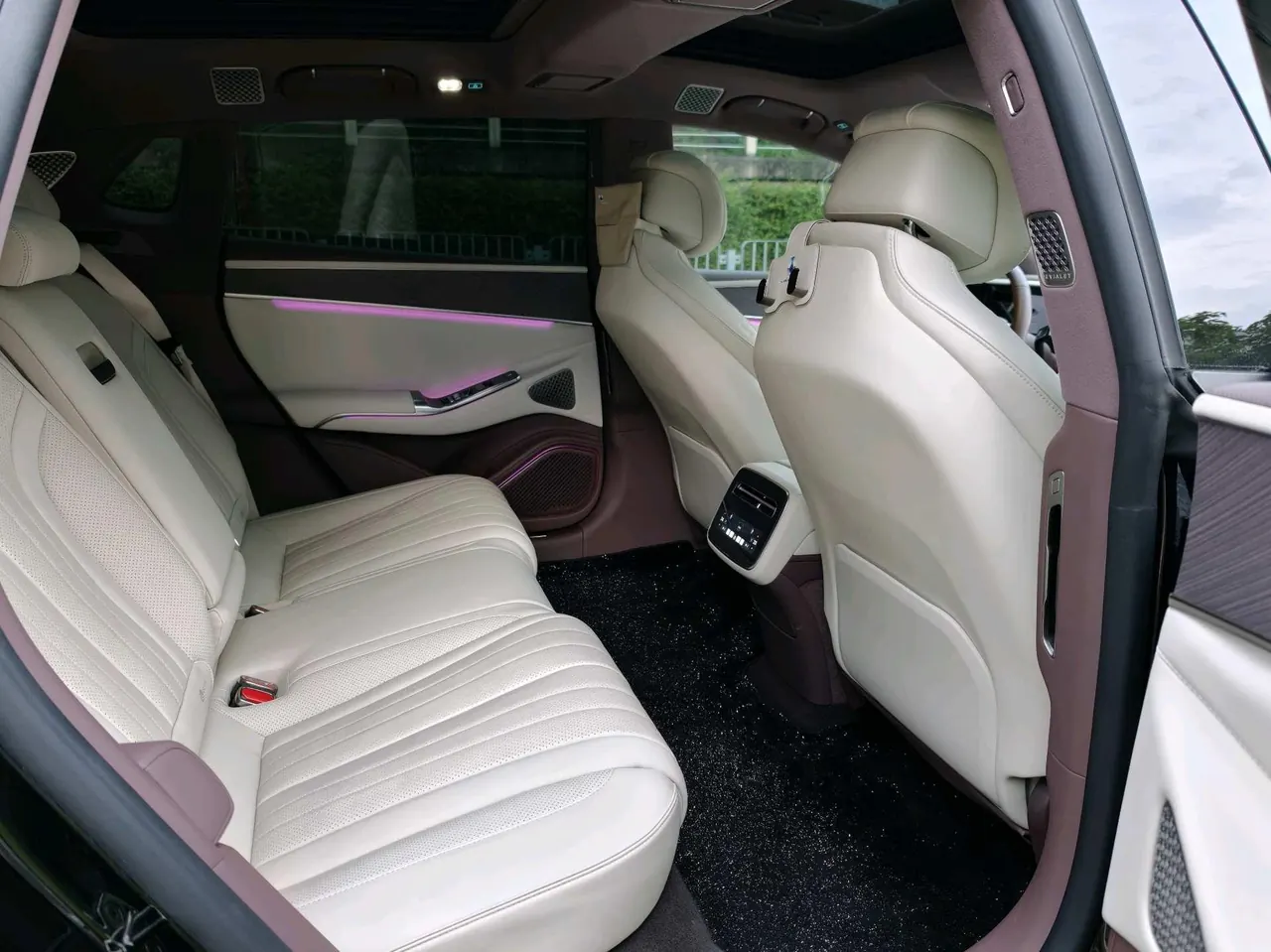 Denza 2024 Denza Z9GT 2.0T stepless 1100 four-wheel drive Ultra version automatic gear 12
