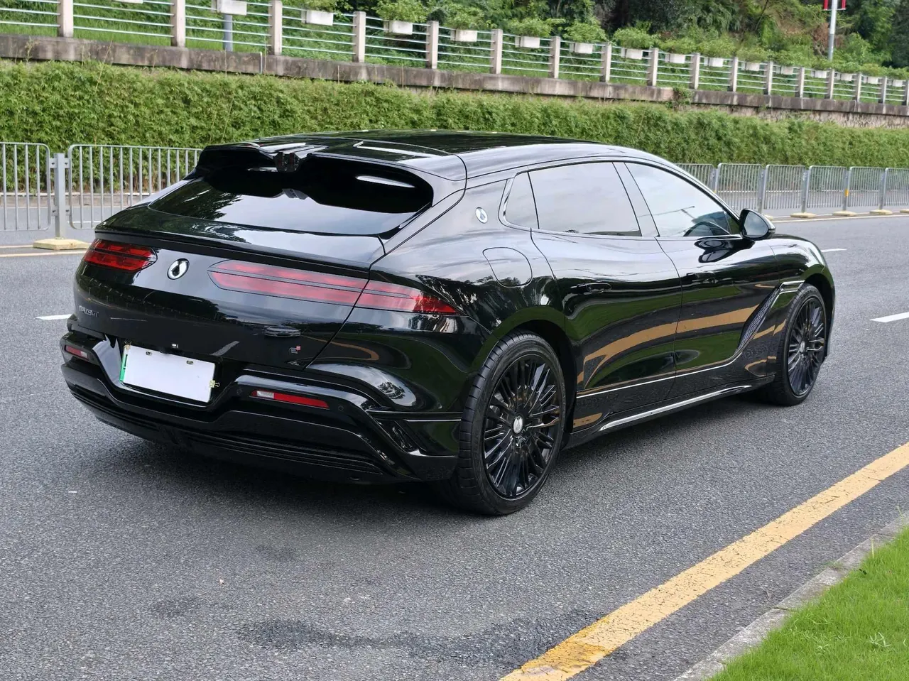 Denza 2024 Denza Z9GT 2.0T stepless 1100 four-wheel drive Ultra version automatic gear 3