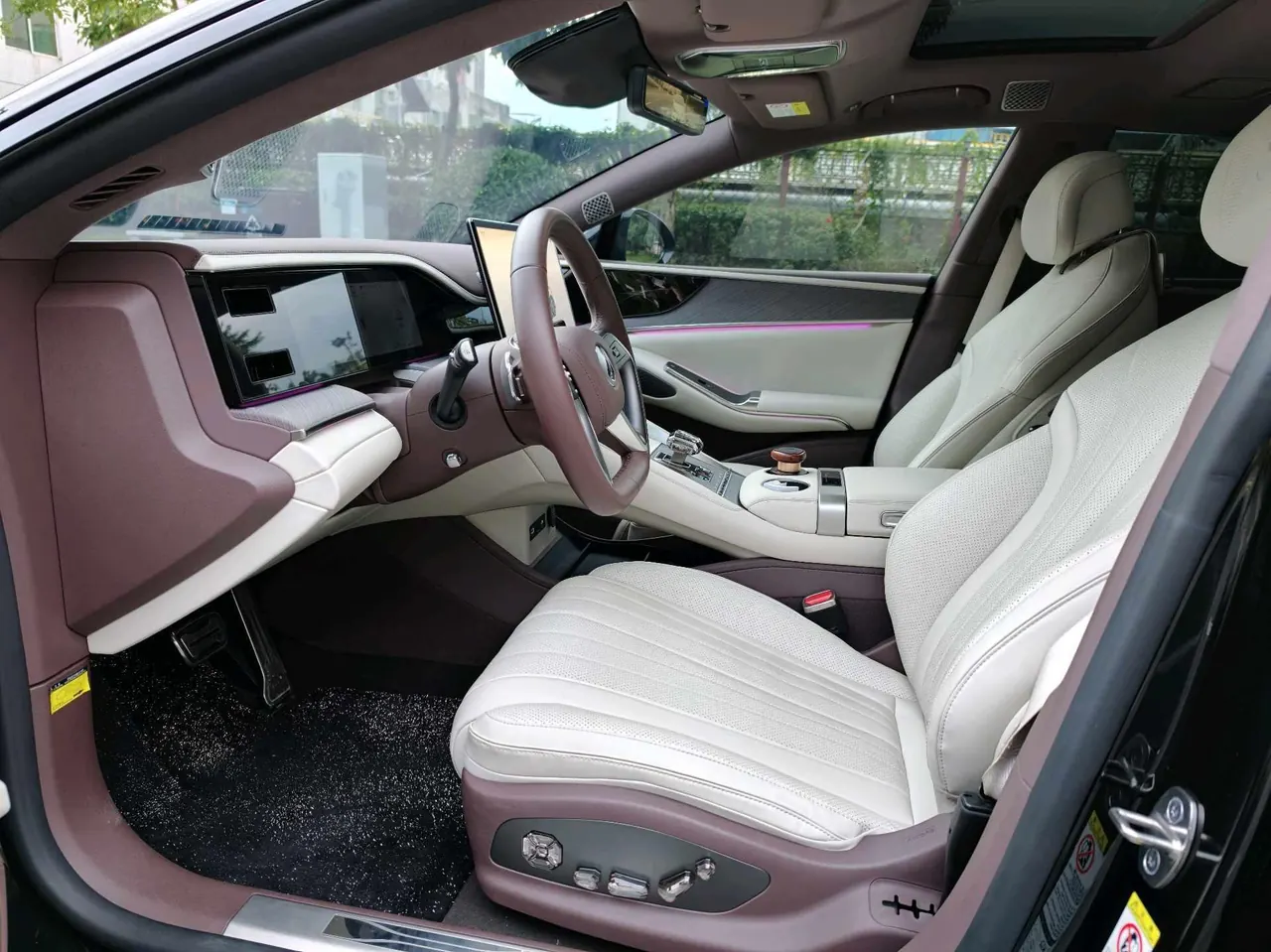 Denza 2024 Denza Z9GT 2.0T stepless 1100 four-wheel drive Ultra version automatic gear 7