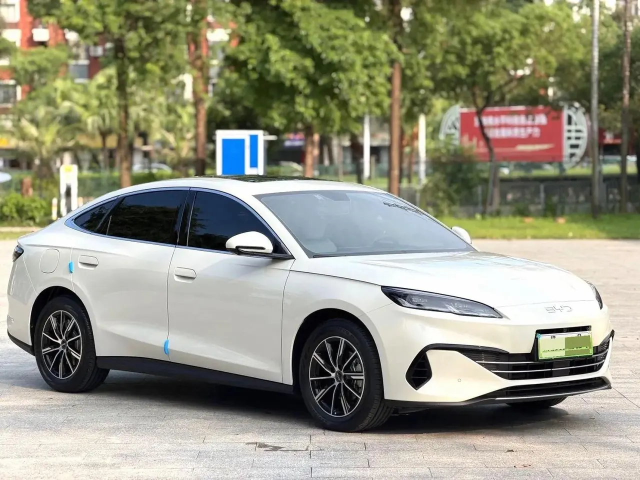 BYD 2024 Seal 06 DM-i 1.5 Stepless 120KM Honorable Automatic Gear 2