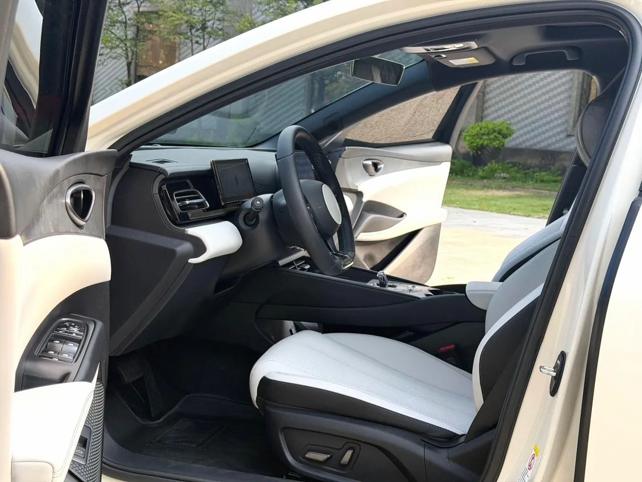 BYD 2024 Seal 06 DM-i 1.5 Stepless 120KM Honorable Automatic Gear 4