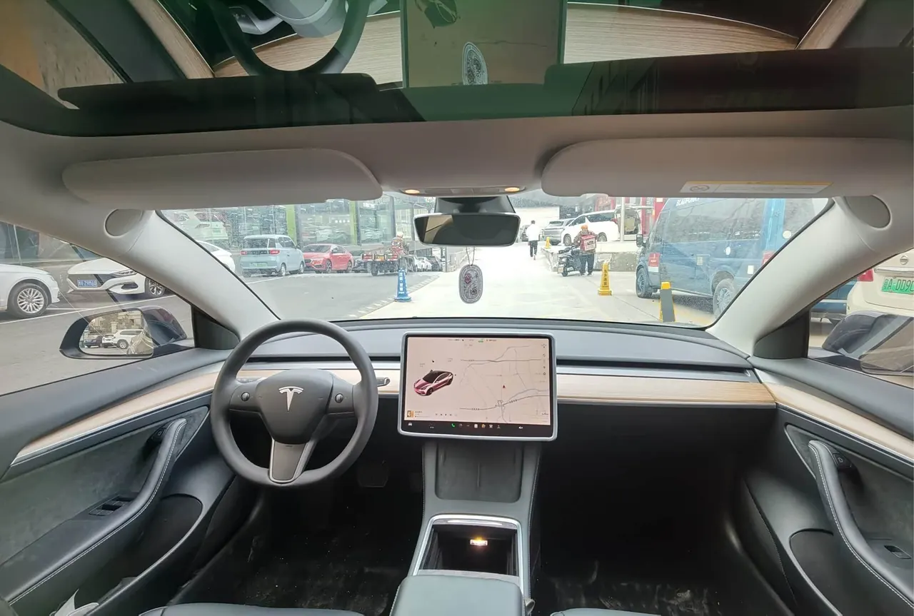 Tesla 2022 Model 3 rear-wheel drive version of automatic transmission 5