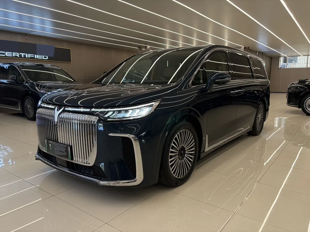 Open image lightbox: Voyah 2025 dreamers PHEV 1.5T four-wheel drive flagship Kun Peng version automatic gear