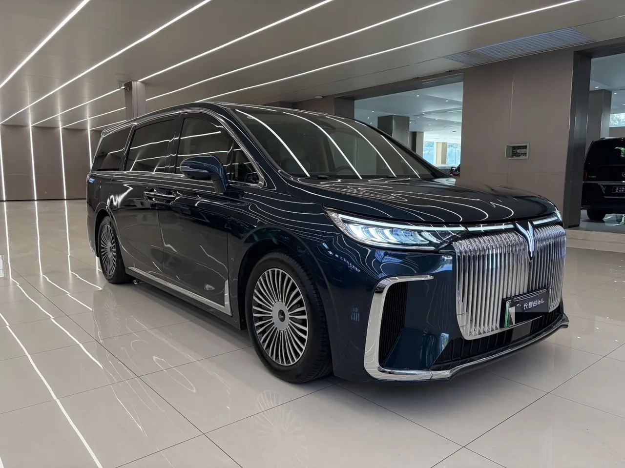 Voyah 2025 dreamers PHEV 1.5T four-wheel drive flagship Kun Peng version automatic gear 3