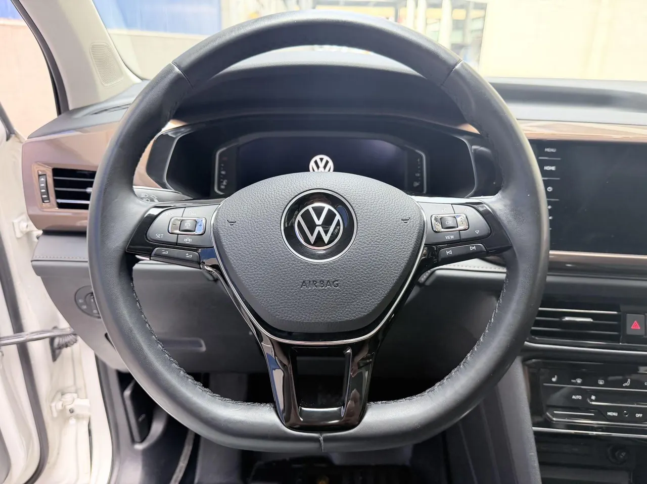 Volkswagen 2022 Tuyue 1.4TSI 280TSI Two-Drive Deluxe Automatic Gear 3