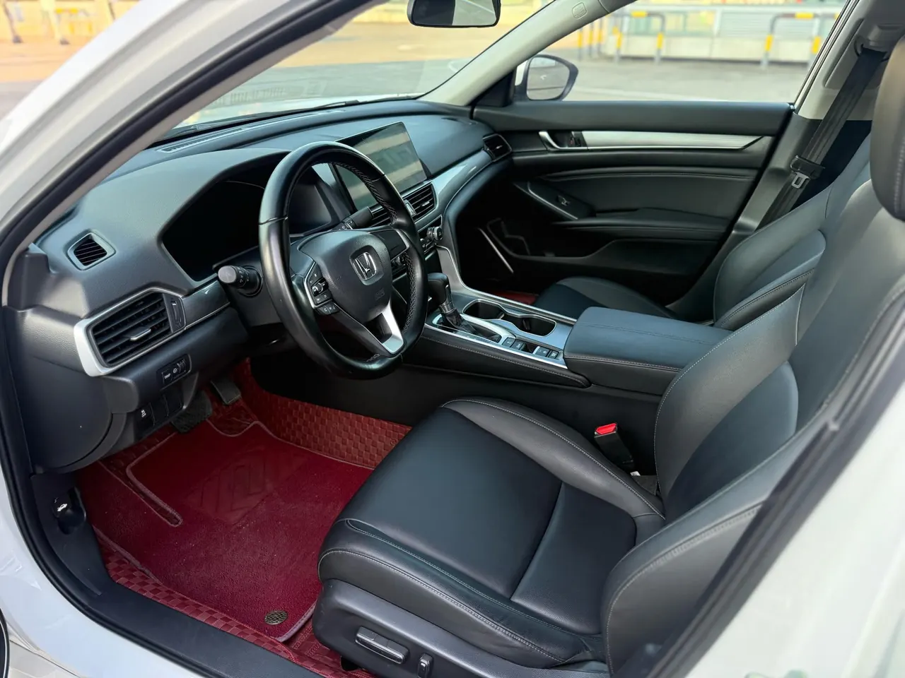 Honda 2022 10th Generation Accord 1.5T Stepless 260TURBO Deluxe Automatic Gear 4