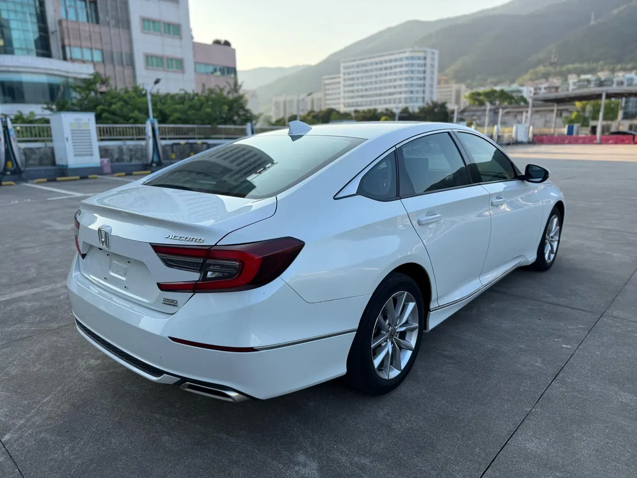 Honda 2022 10th Generation Accord 1.5T Stepless 260TURBO Deluxe Automatic Gear 8