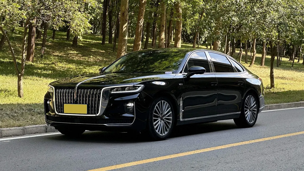 Open image lightbox: HongQi 2022 H9 3.0T Zhilian Qi Chang Edition Automatic Gear