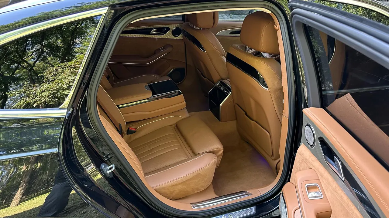 HongQi 2022 H9 3.0T Zhilian Qi Chang Edition Automatic Gear 2
