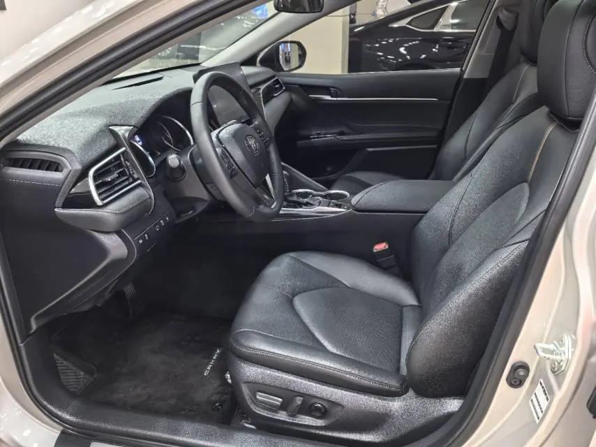 Toyota 2023 Camry 2.0G Stepless Deluxe Edition Automatic Gear 4