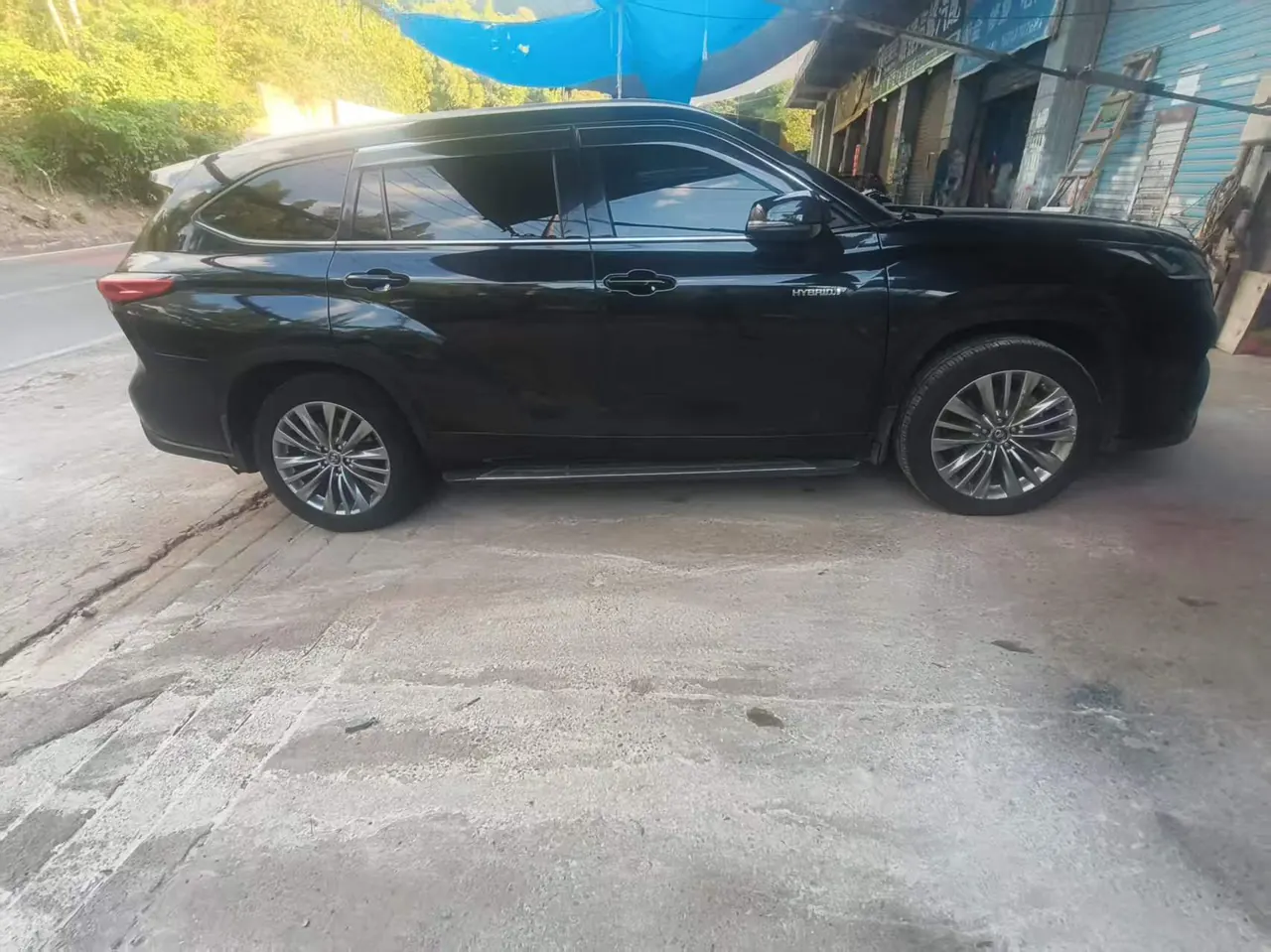 Toyota 2022 Highlander Dual Engine 2.5 Stepless Four-wheel Drive Premium Edition 7-seat Automatic Gear 4