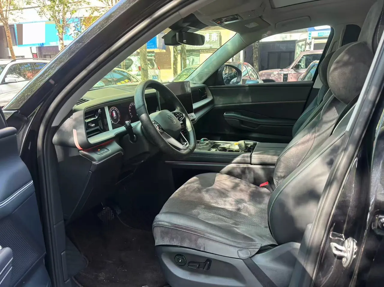 Volkswagen 2025 Touang Pro 2.0TSI 450TSI Four-wheel Drive Vertical and Horizontal Automatic Gear 10
