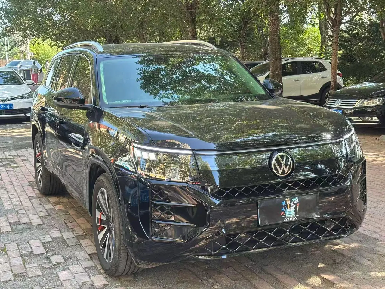 Volkswagen 2025 Touang Pro 2.0TSI 450TSI Four-wheel Drive Vertical and Horizontal Automatic Gear 3