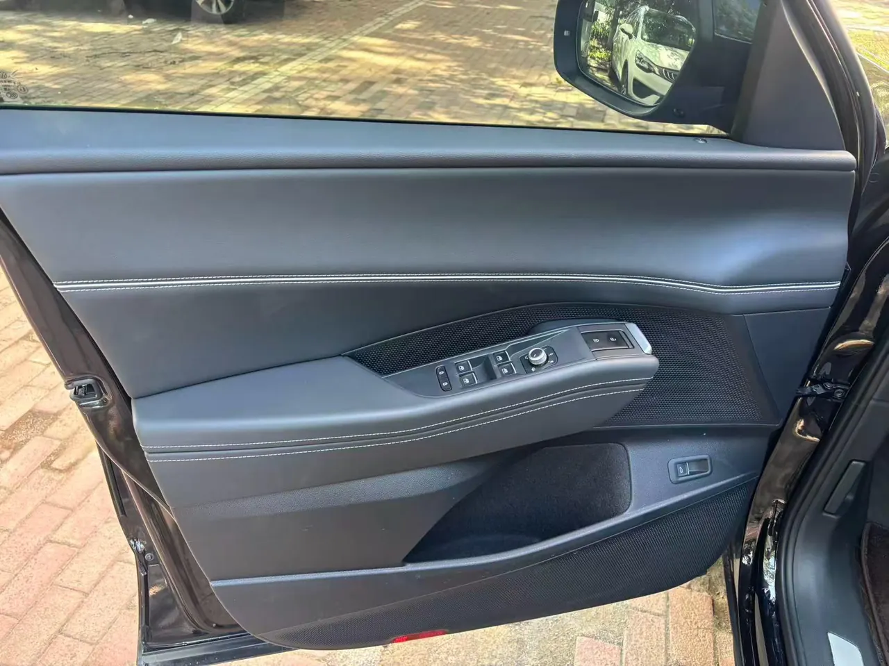 Volkswagen 2025 Touang Pro 2.0TSI 450TSI Four-wheel Drive Vertical and Horizontal Automatic Gear 6