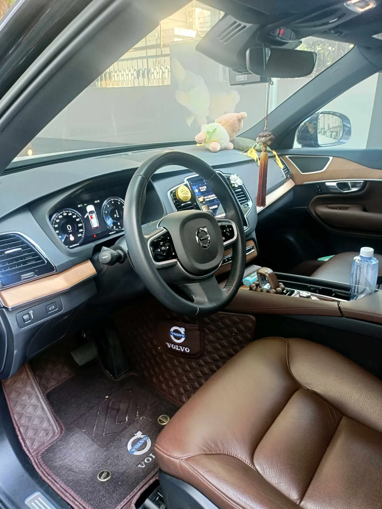 Volvo XC90 (Imported) 2022 XC90 48V 2.0T B6 Zhiyi Deluxe Edition 7-seat Automatic Gear 4
