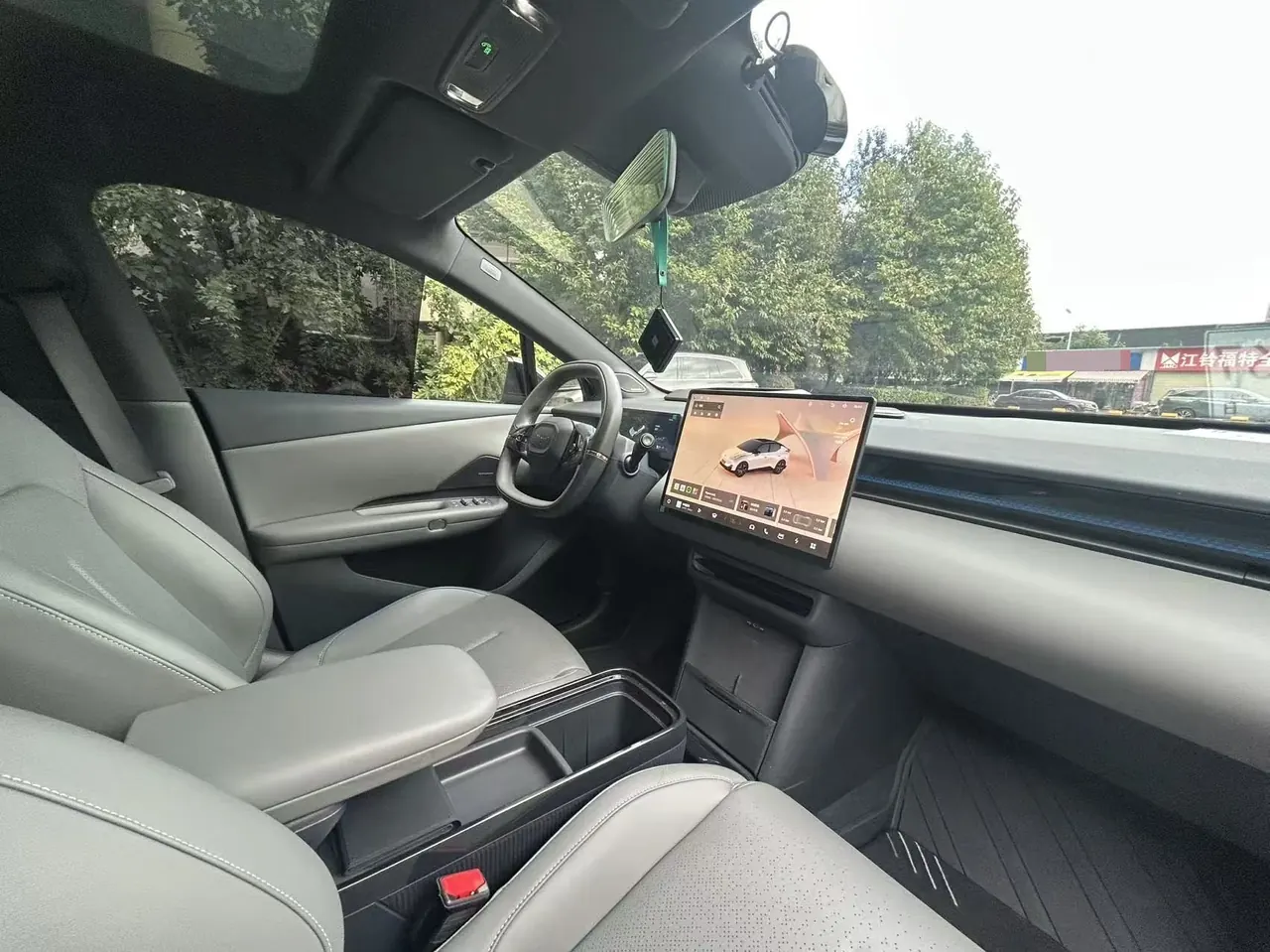 LYNK&amp;CO 2025 LYNK&amp;CO Z 20 530km Rear Drive Max Automatic 13