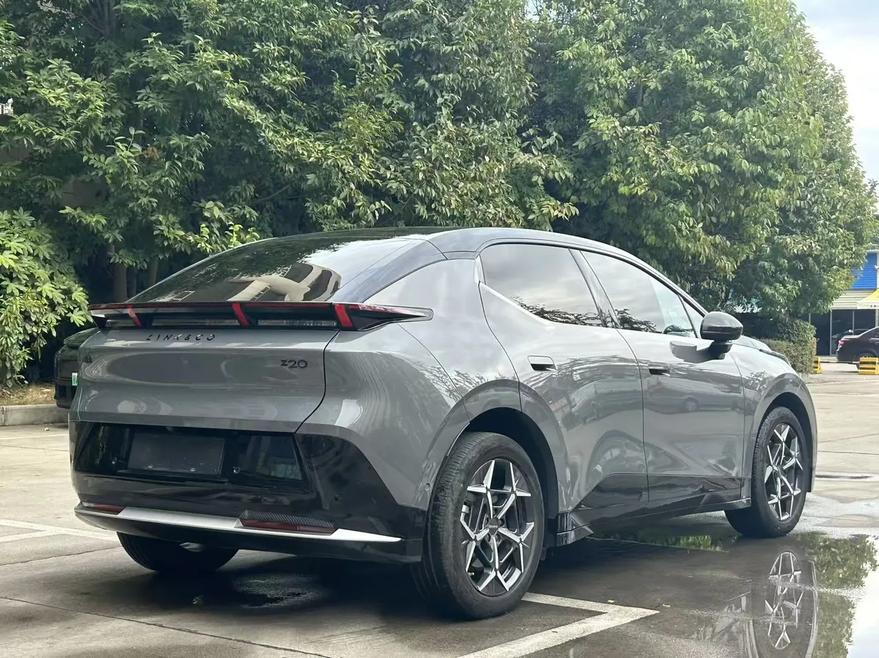 LYNK&amp;CO 2025 LYNK&amp;CO Z 20 530km Rear Drive Max Automatic 14