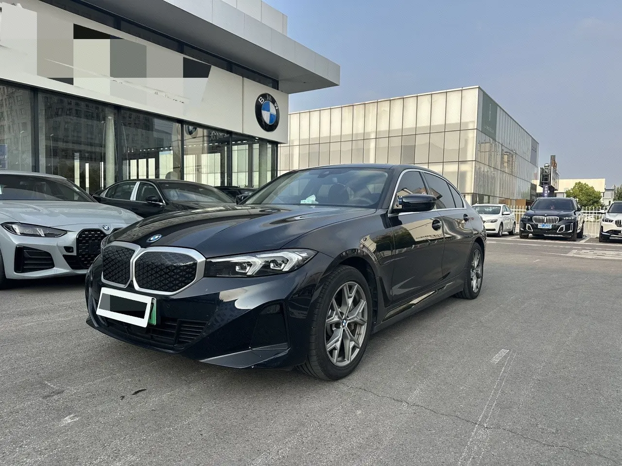 BMW 2025 i3 eDrive 35 L automatic gear - View 1