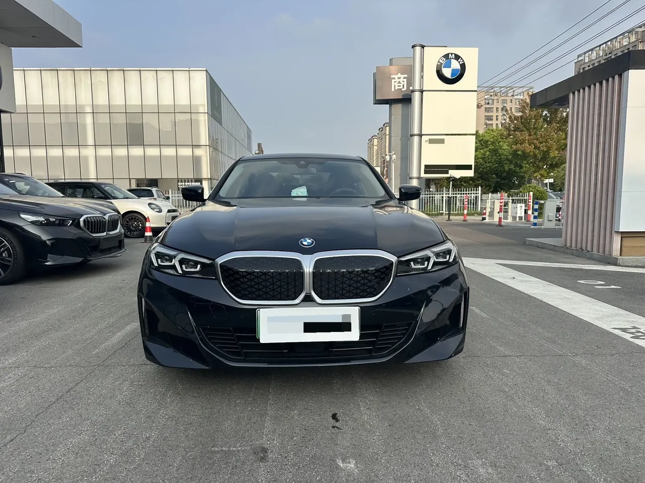 BMW 2025 i3 eDrive 35 L automatic gear 2