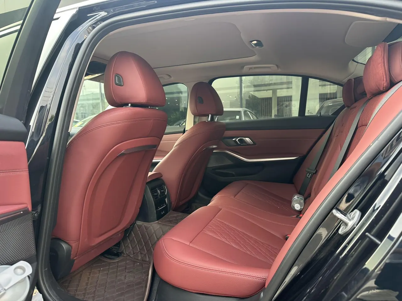 BMW 2025 i3 eDrive 35 L automatic gear 5