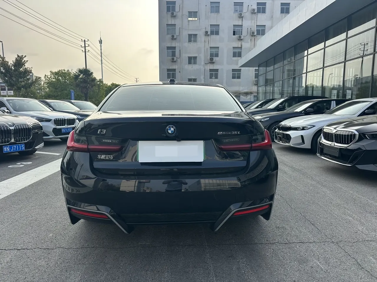 BMW 2025 i3 eDrive 35 L automatic gear 7