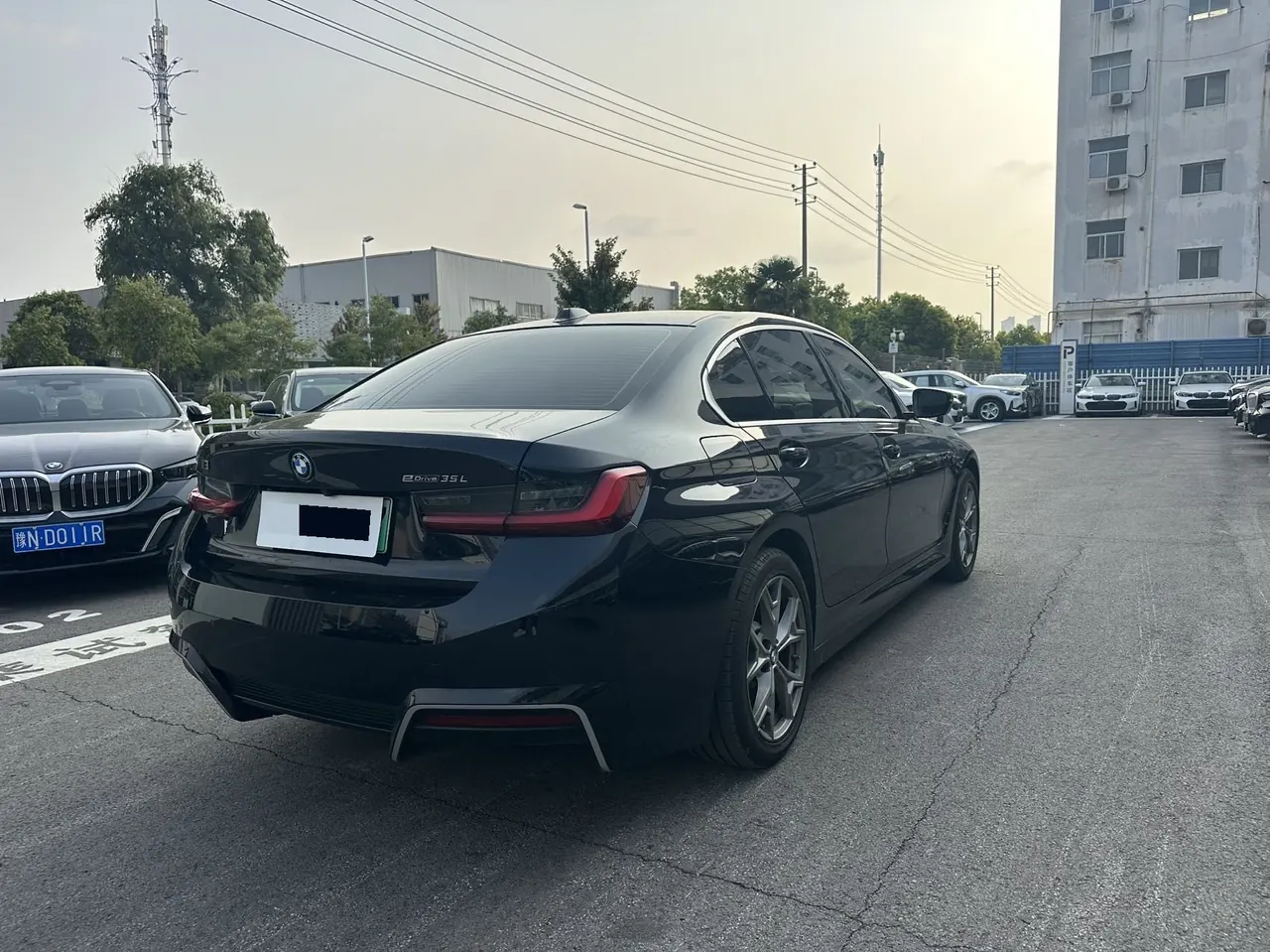 BMW 2025 i3 eDrive 35 L automatic gear 9