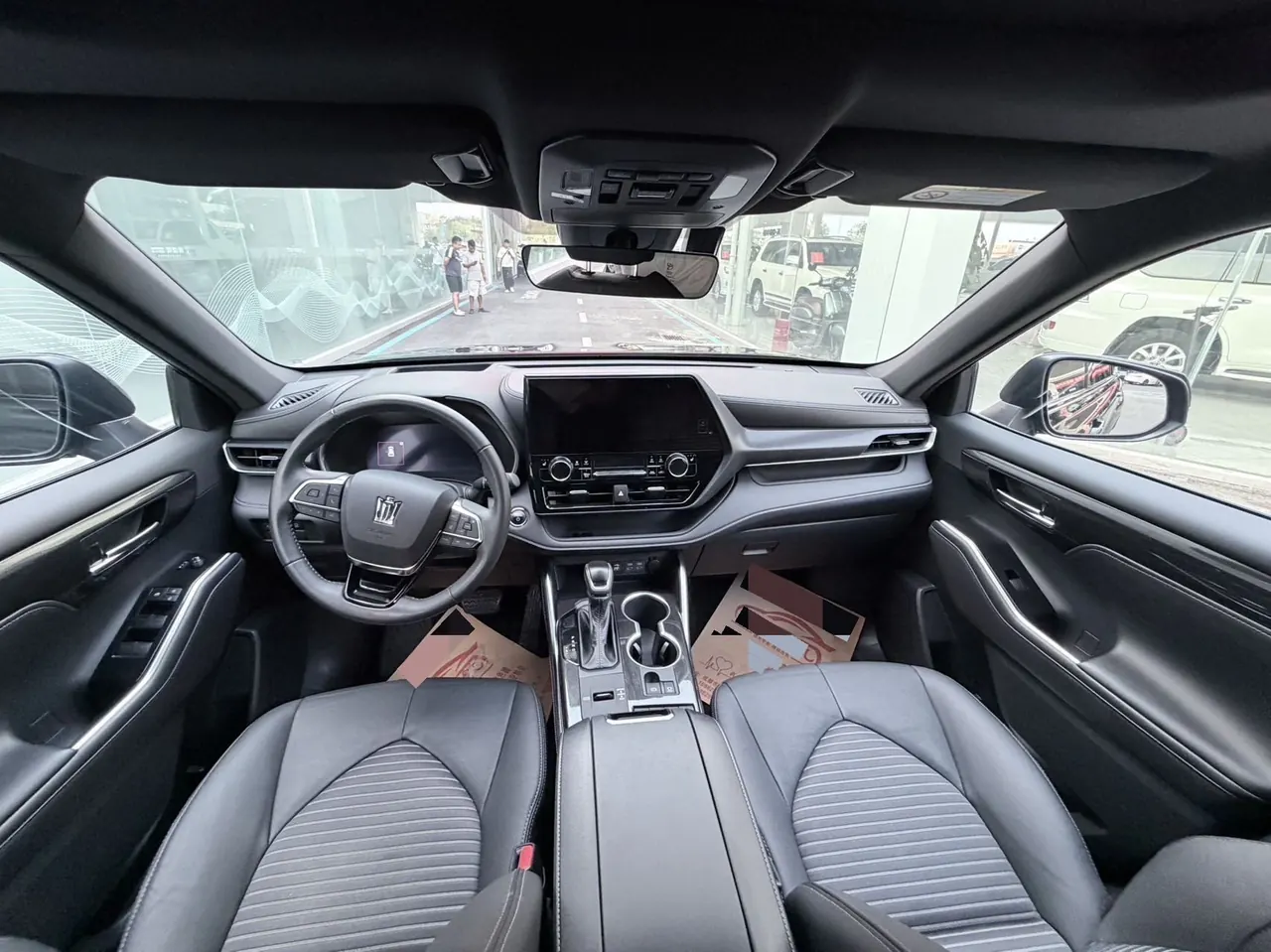 Toyota 2023 Crown Land Release 2.5 Stepless Four-wheel Drive Premium Edition Automatic Gear 9