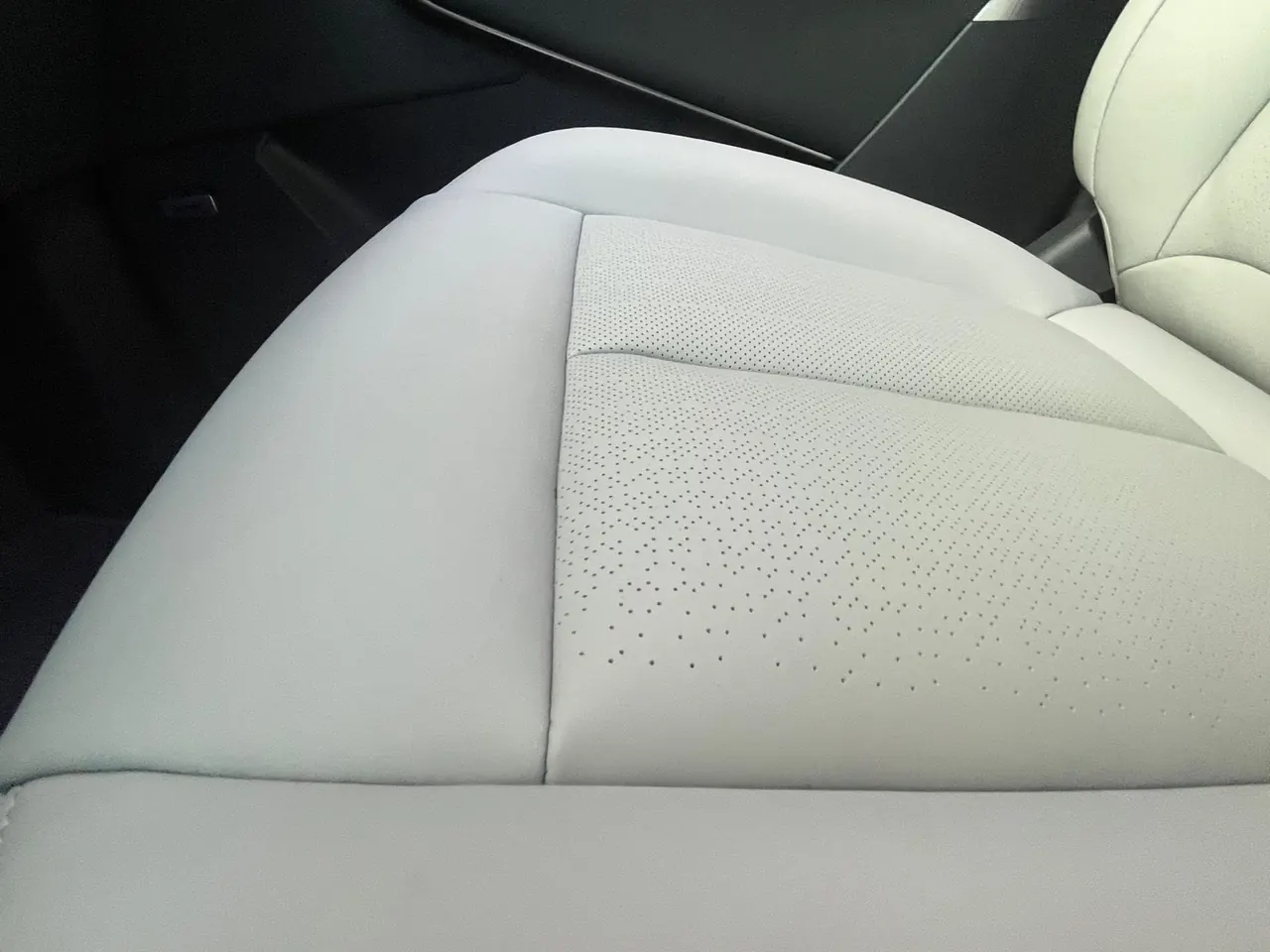 Buick 2025 GL8 ES Lu Zun 48V 2.0T Premium Edition Automatic Gear 10