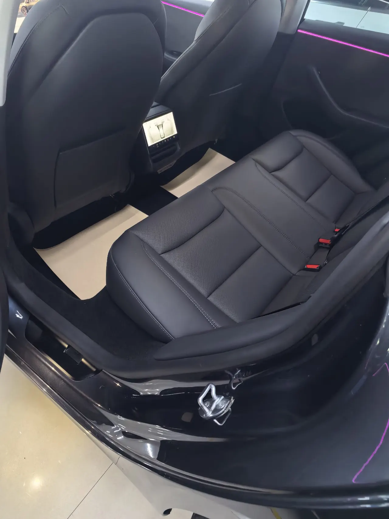 Tesla 2025 Model 3 rear-wheel drive version of automatic transmission 4