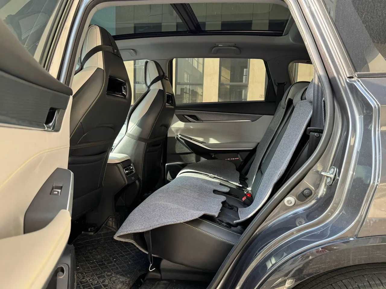ChangAn 2023 CS75 PLUS 1.5T Prestige Automatic 3