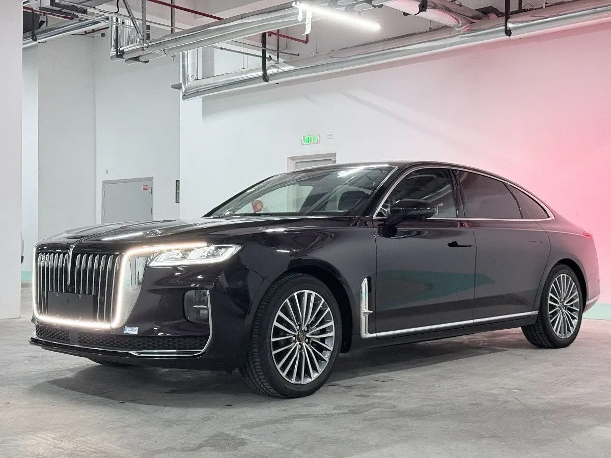 HongQi 2022 H9 48V 2.0T Zhilian Qi Chang Edition Automatic Gear - View 1