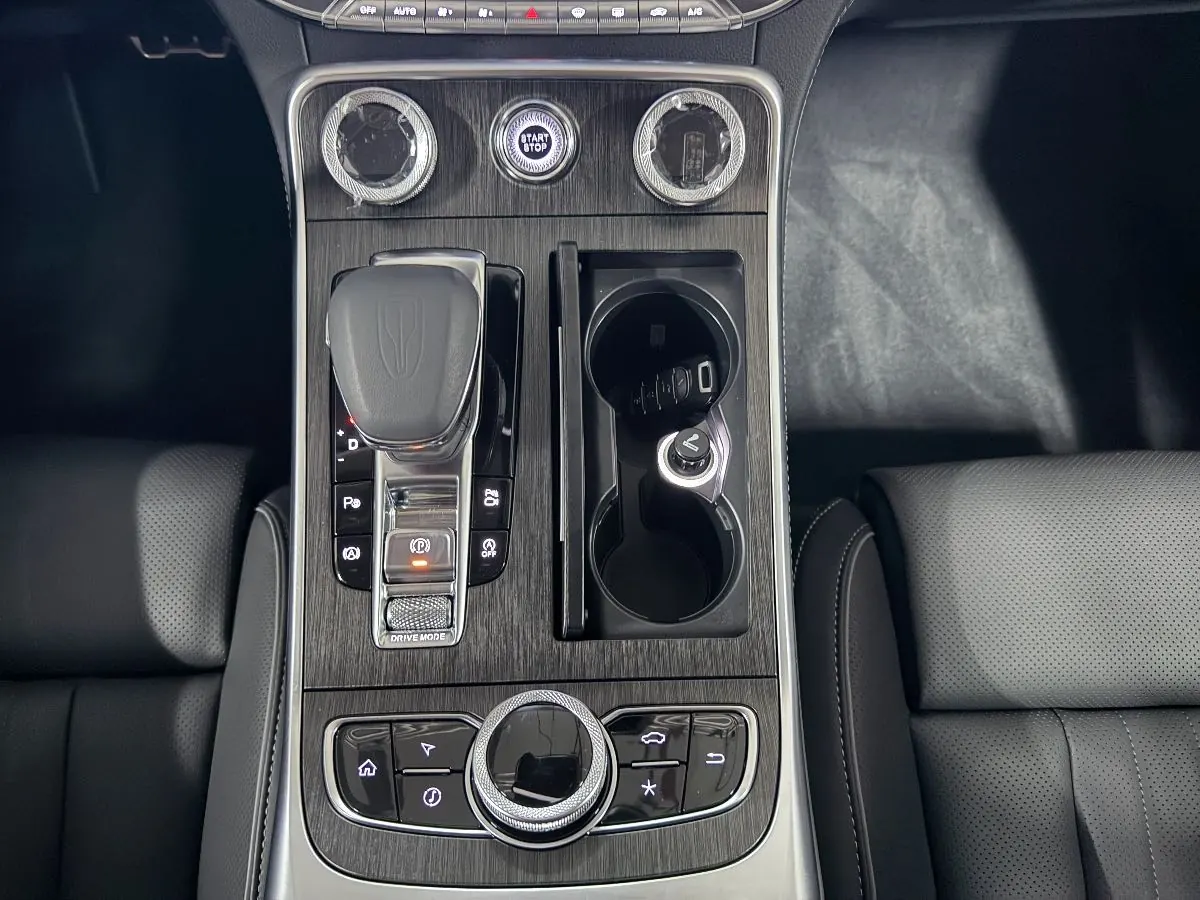 HongQi 2022 H9 48V 2.0T Zhilian Qi Chang Edition Automatic Gear 11