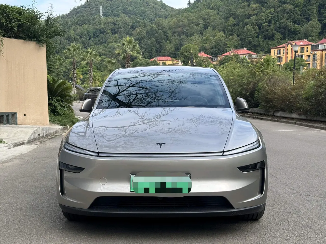 Tesla 2025 Model Y L Long Endurance All-Wheel Drive Automatic Transmission 2