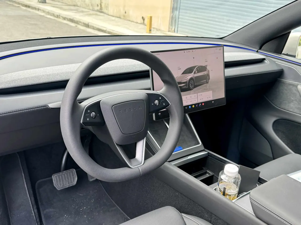 Tesla 2025 Model Y L Long Endurance All-Wheel Drive Automatic Transmission 3