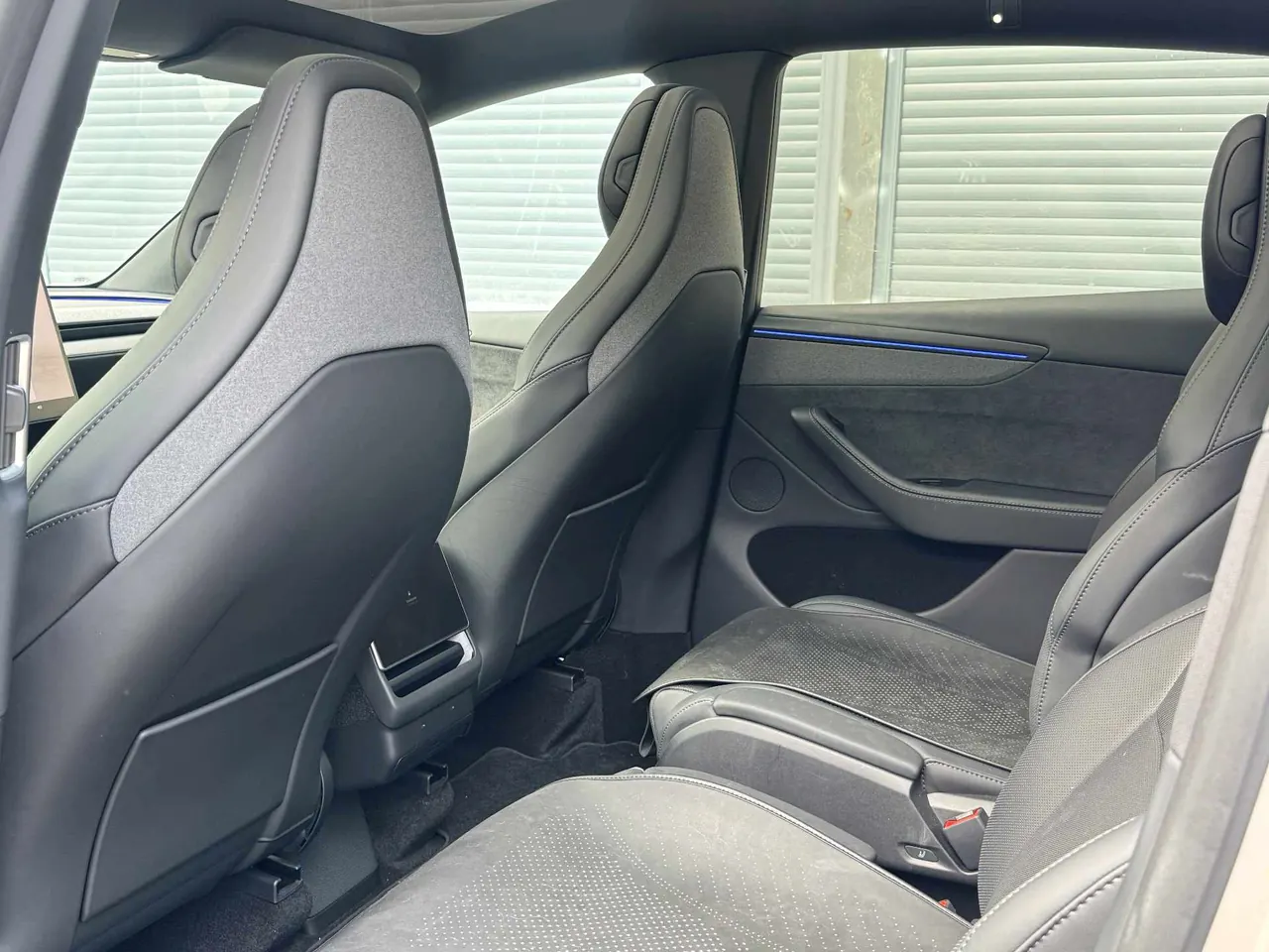 Tesla 2025 Model Y L Long Endurance All-Wheel Drive Automatic Transmission 4