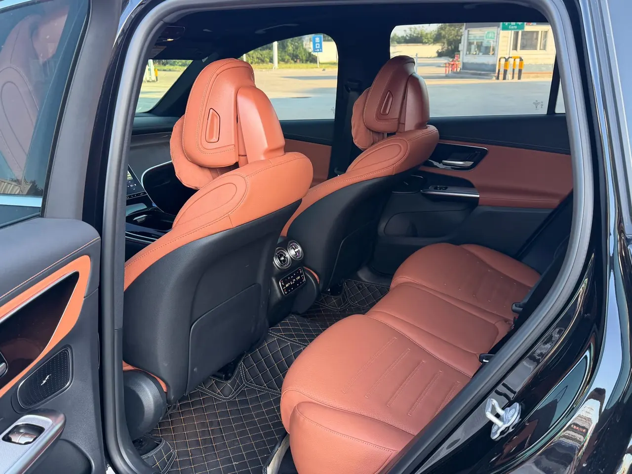 Mercedes Benz 2025 GLC 300 L 4MATIC 48V 2.0T Dynamic 5-seat (Modified) Automatic Gear 4