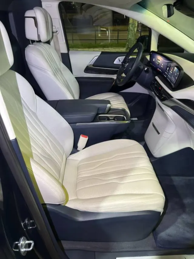 Buick 2023 Century 48V 2.0T Private Edition 4-seat Automatic Gear 3