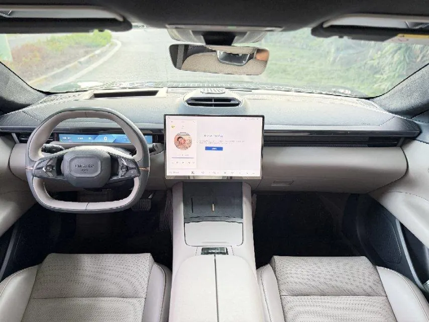 LYNK&amp;CO 2025 LYNK&amp;CO Z10 95kWh 702km 4-wheel drive Halo automatic gear 5