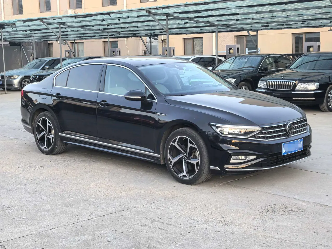 Volkswagen 2023 Magotan 2.0TSI 330TSI 2 million Commemorative Luxury Automatic Gear 3