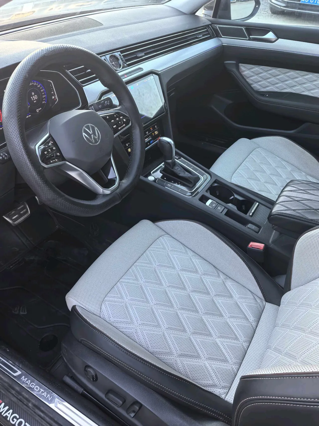 Volkswagen 2023 Magotan 2.0TSI 330TSI 2 million Commemorative Luxury Automatic Gear 6