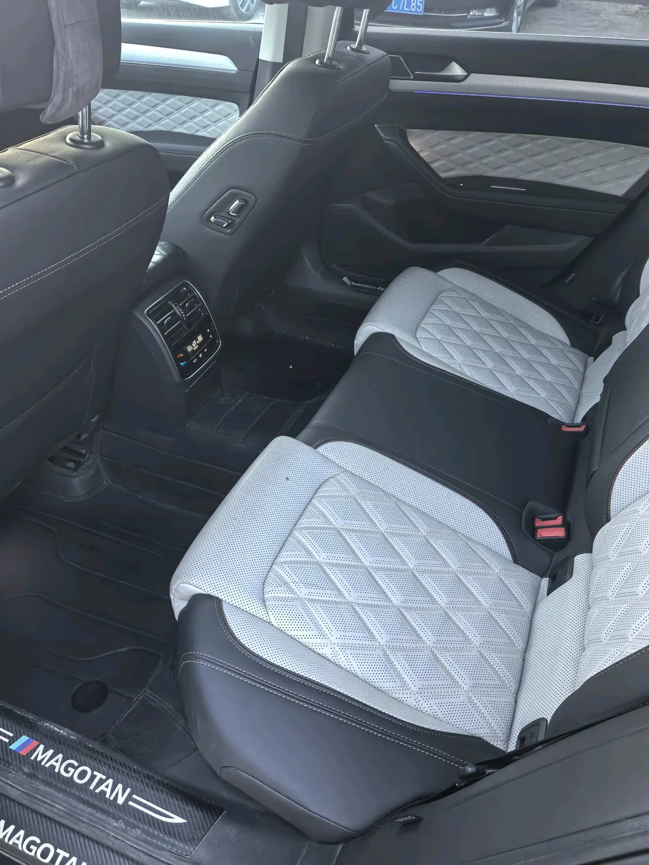 Volkswagen 2023 Magotan 2.0TSI 330TSI 2 million Commemorative Luxury Automatic Gear 7