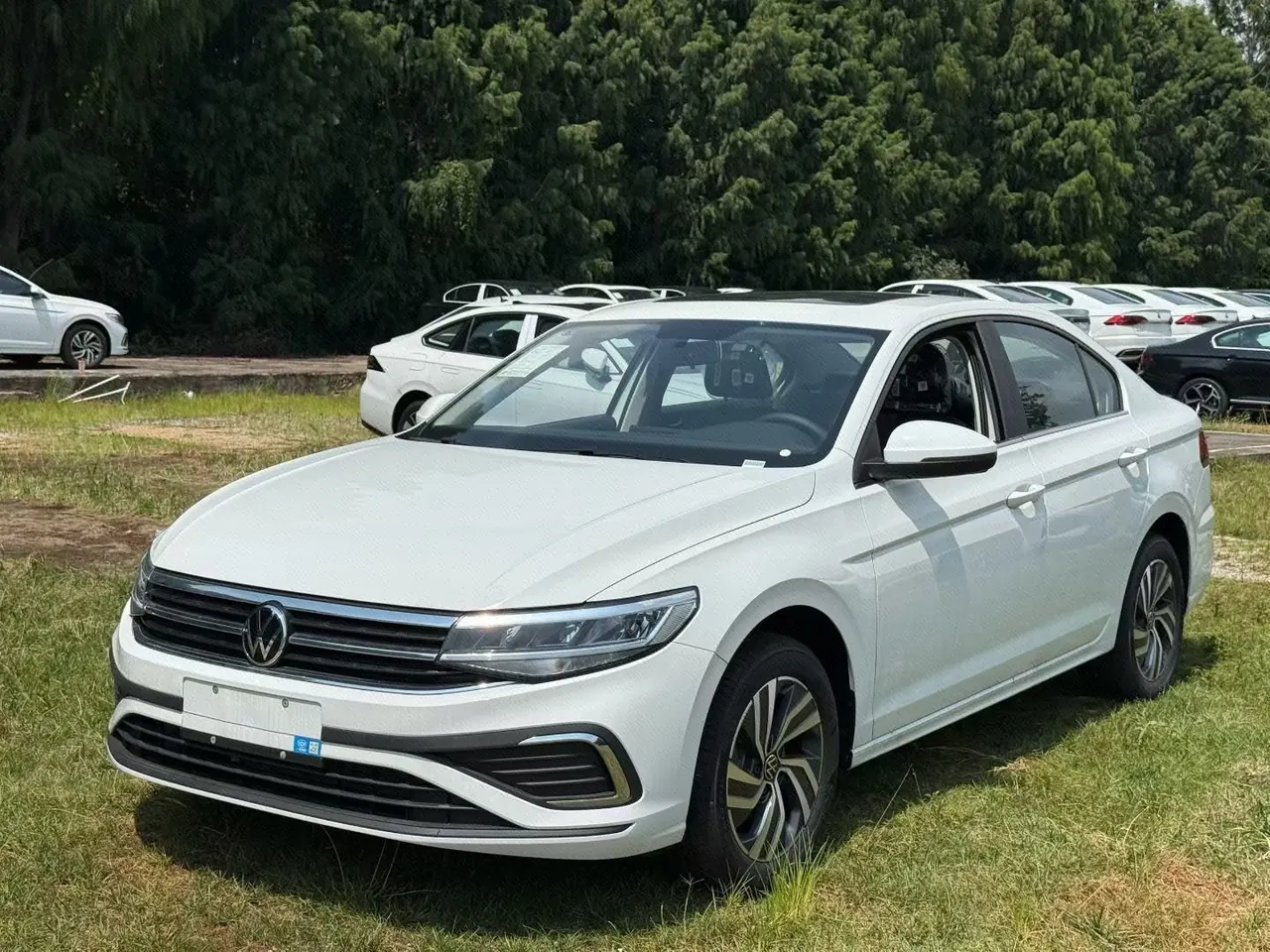 Volkswagen 2026 Bora 1.2TSI 200TSI Yuexing Navigation Edition Automatic Gear - View 1