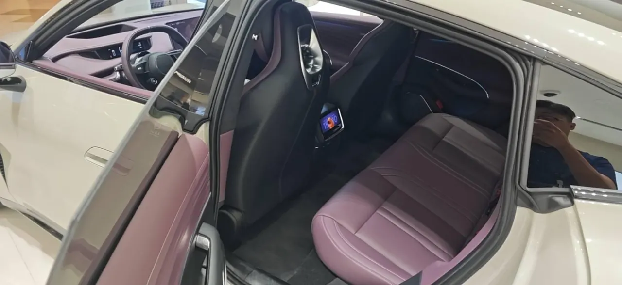 MI 2026 SU7 Standard Edition Automatic Gear 4