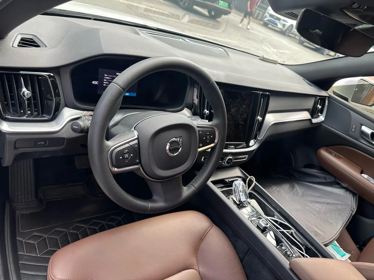 Volvo 2026 S60 48V 2.0T B4 Zhiyi Deluxe Edition Automatic Gear 4