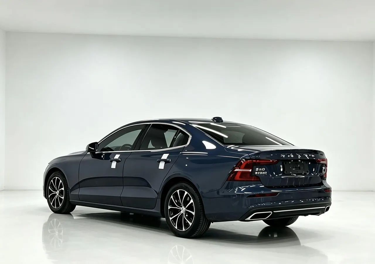 Volvo 2021 S60 2.0T T4 Zhiyi Deluxe Edition Automatic Gear 2