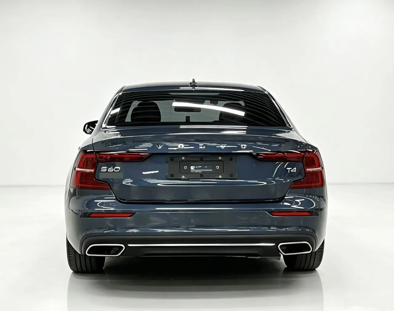 Volvo 2021 S60 2.0T T4 Zhiyi Deluxe Edition Automatic Gear 8