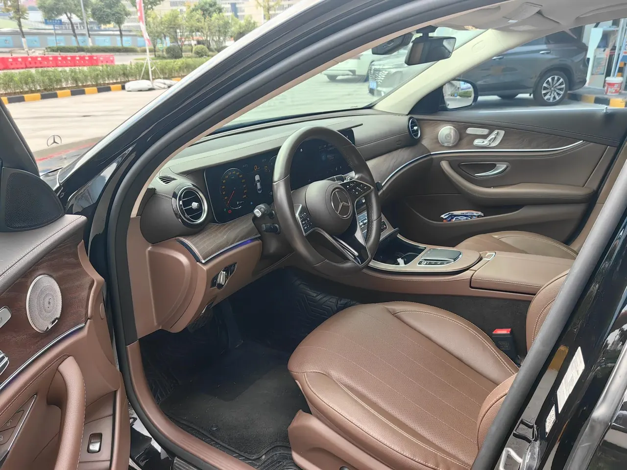 Mercedes Benz E Class 2023 E 300 L 2.0T Luxury Automatic Gear 4