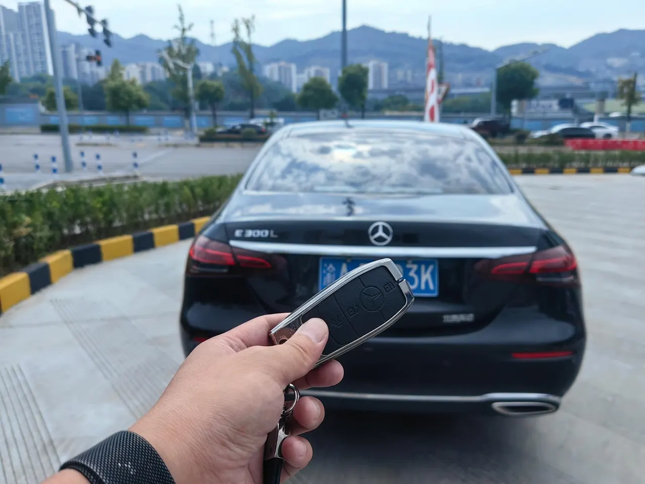 Mercedes Benz E Class 2023 E 300 L 2.0T Luxury Automatic Gear 6